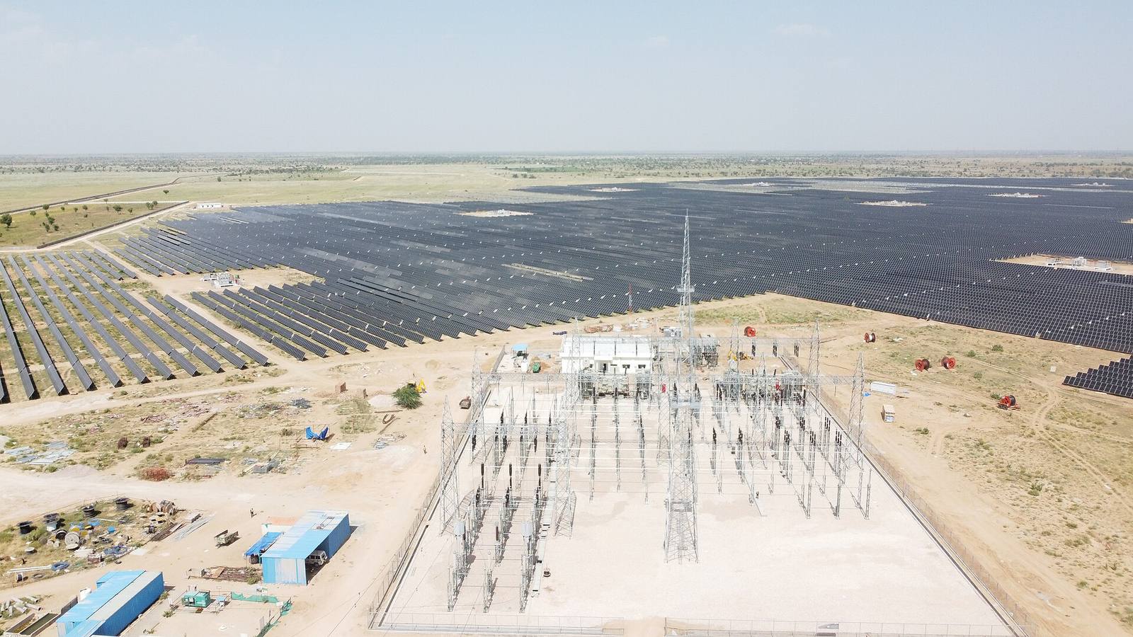 Duża farma fotowoltaiczna w Indiach — nowe moce ogniw TOPCon w fabryce Alpex Solar