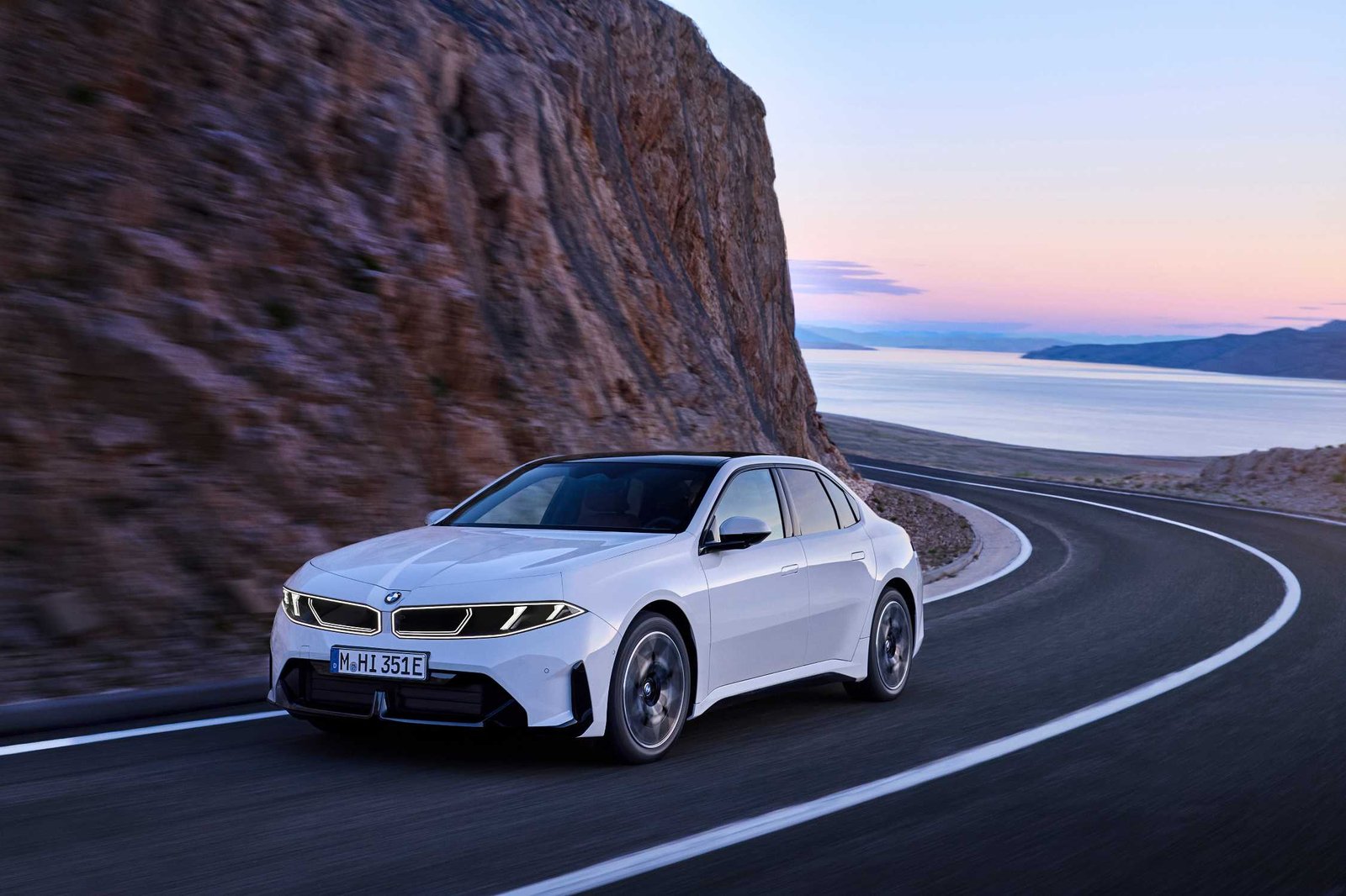 BMW i3 z 912 km zasięgu. Nowa seria 3 zadebiutowała z napędem elektrycznym