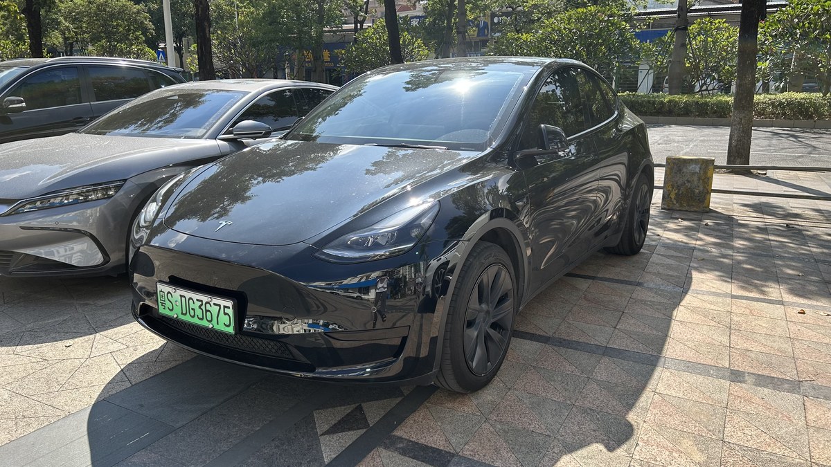 evk-e05b24c2e251e73bd911bfa1-dongguan Tesla Model Y w Chinach traci impet. Dostawy spadły trzeci miesiąc z rzędu