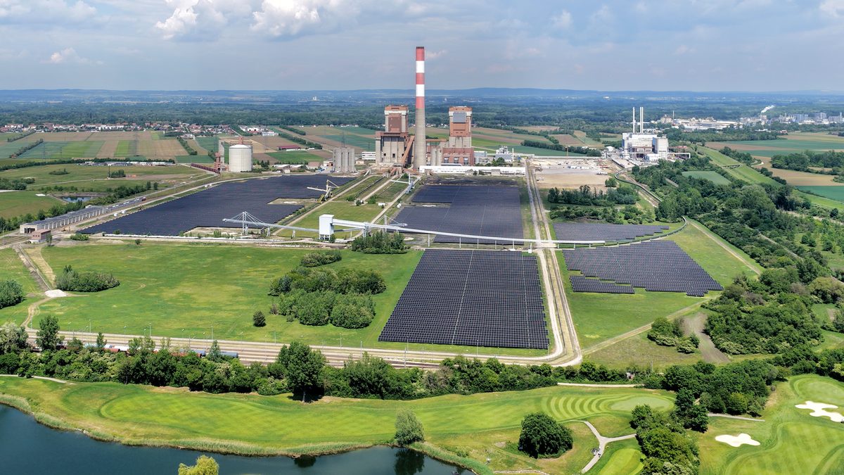 Farma fotowoltaiczna Dürnrohr w Dolnej Austrii obok dawnej elektrowni węglowej