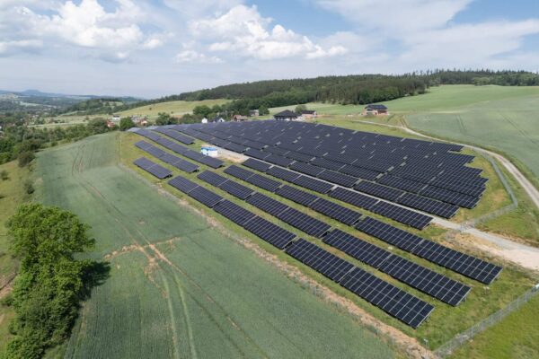 Enea stawia na OZE. 417 mln zł z KPO na fotowoltaikę i 1,3 GW magazynów