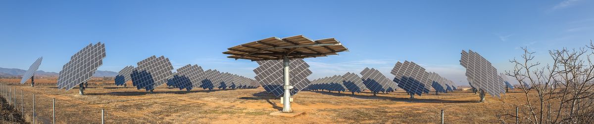 farma-pv-ilustracja Recykling paneli fotowoltaicznych na skalę przemysłową. Zakład w Teksasie odzyska do 96 proc. surowców