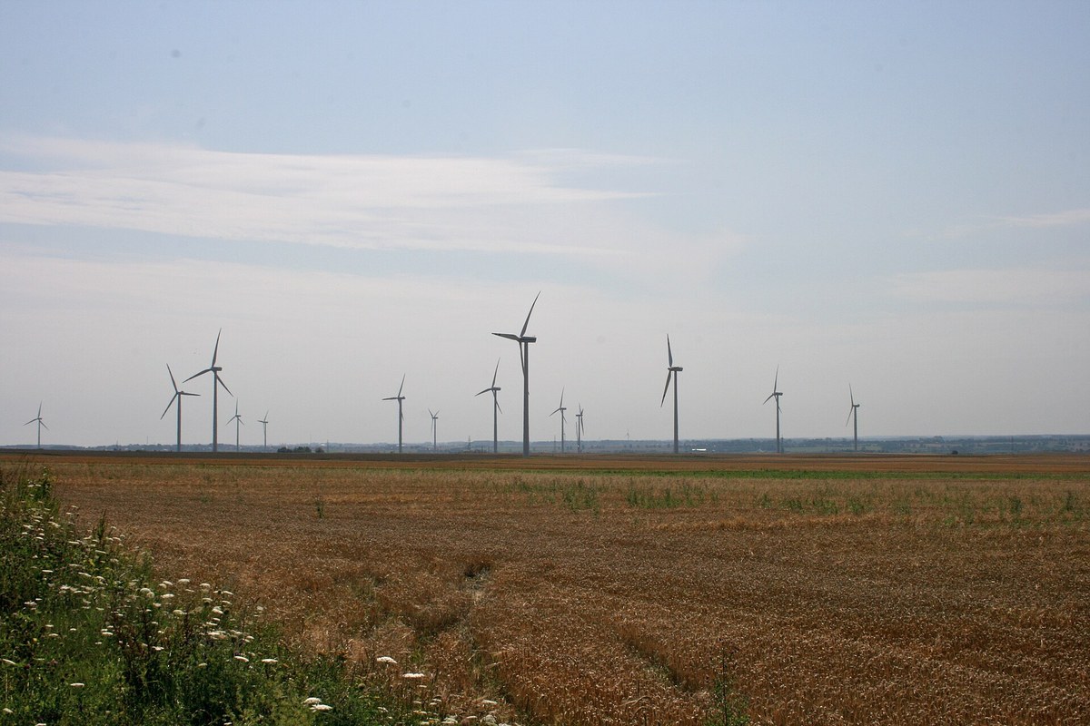 Turbiny wiatrowe farmy wiatrowej pod Lisewem na Pomorzu
