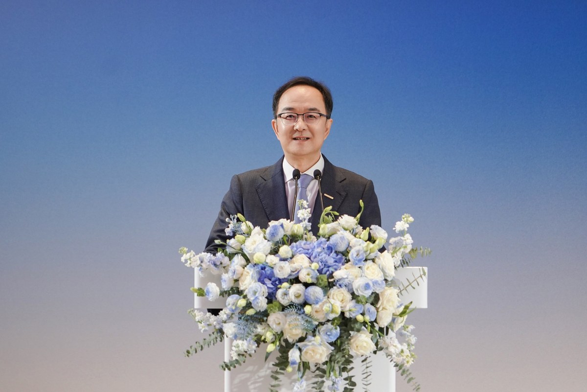 Wystąpienie przy mównicy podczas konferencji prasowej NIO i Geely Holding w Hangzhou