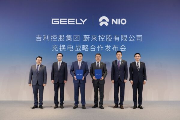 Geely obejmuje 30 proc. NIO Power. Wspólna wymiana baterii i ładowanie