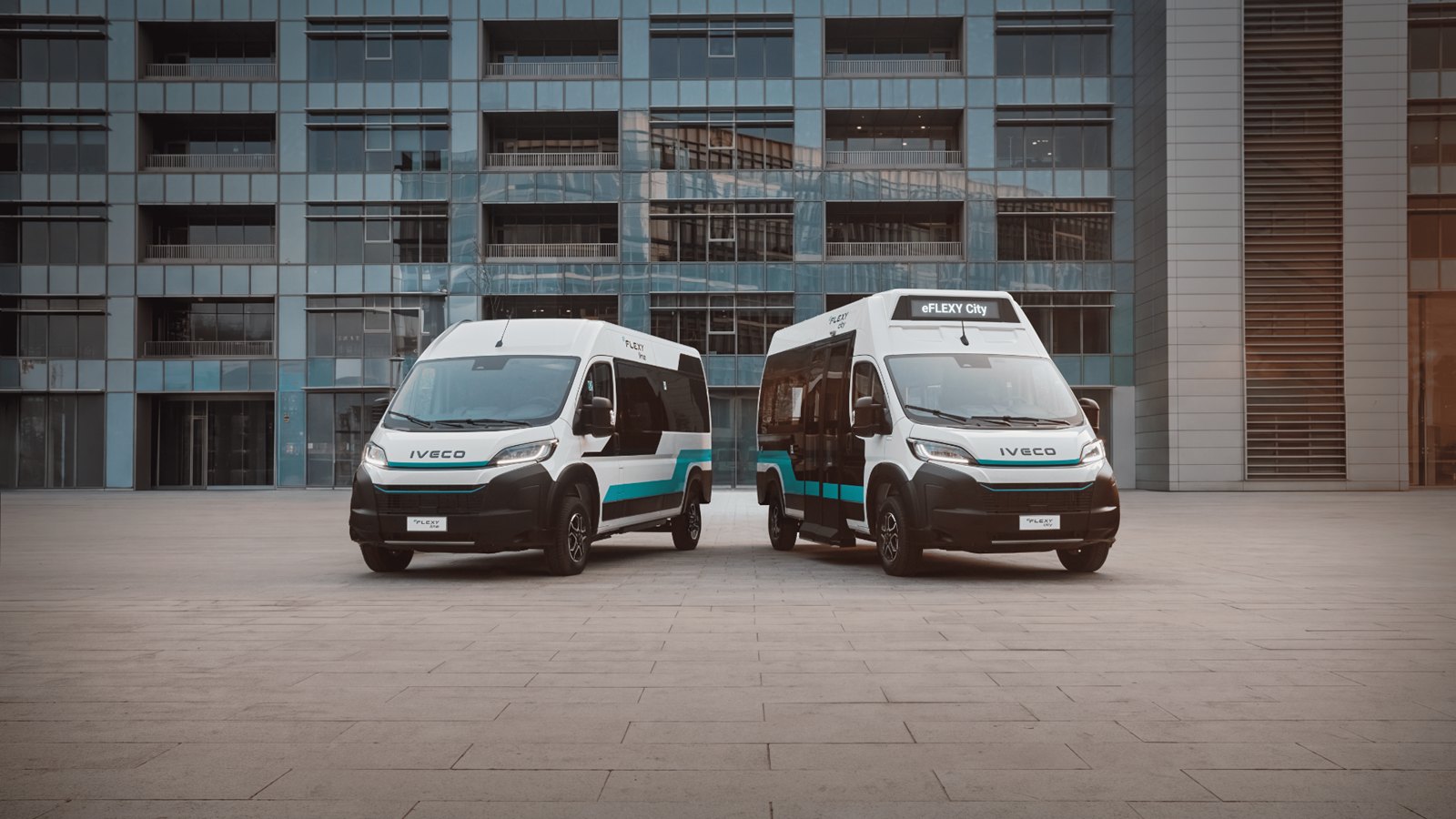 IVECO eFLEXY Line i eFLEXY City – dwa elektryczne minibusy na targach FIAA 2026