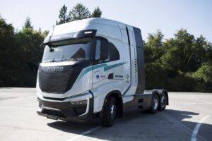 Ciężarówki na wodór: IVECO S-eWay Fuel Cell z ogniwami paliwowymi Toyoty