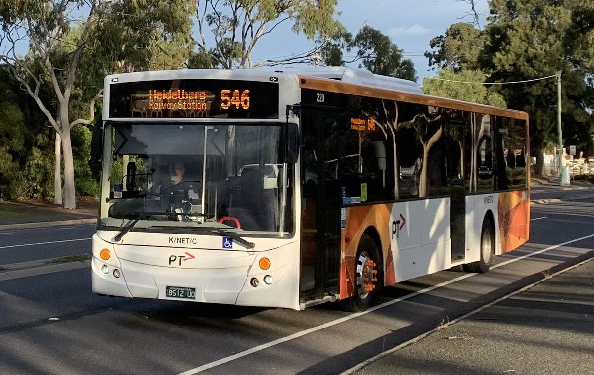 Autobus Kinetic w Melbourne na linii 546