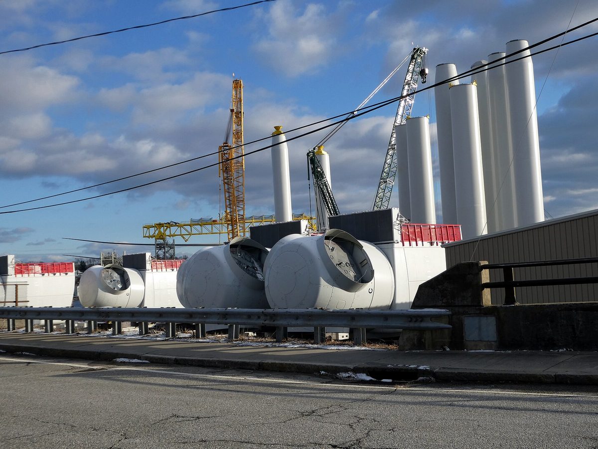 Revolution Wind: komponenty turbin wiatrowych w porcie New London
