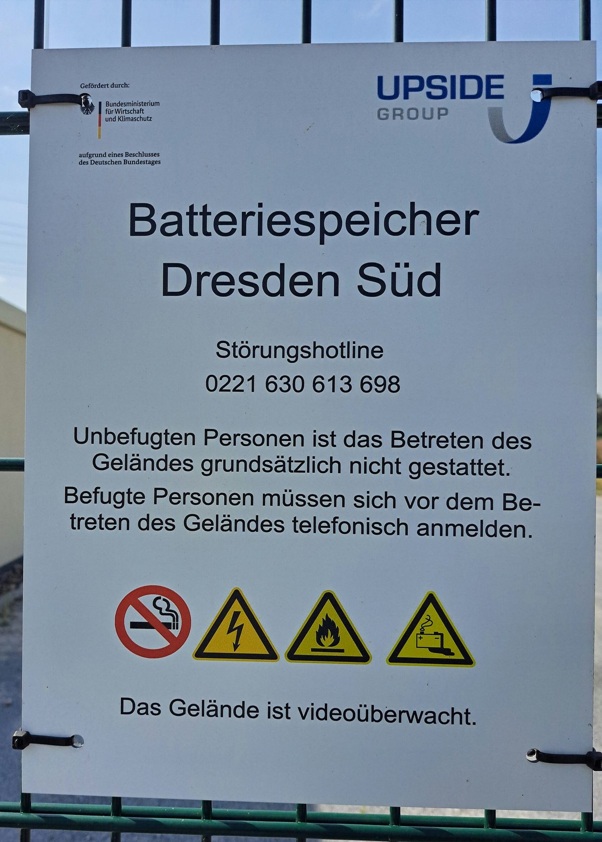 Bateryjny magazyn energii w kontenerach na terenie stacji