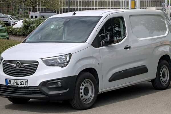 Opel Combo Start Electric: nowy van elektryczny od 28 500 euro netto