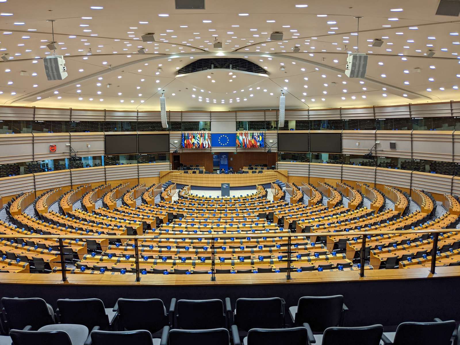 Sala plenarna Parlamentu Europejskiego w Brukseli - miejsce prac nad reformą ETS