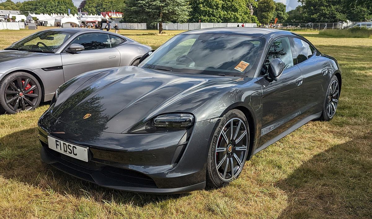 Porsche Taycan 4S — model, z którego baterii Porsche odzyskuje lit, nikiel, kobalt i mangan