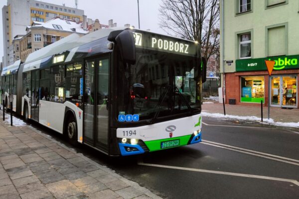 Szczecin zamawia 20 przegubowych autobusów elektrycznych Solaris Urbino 18 electric