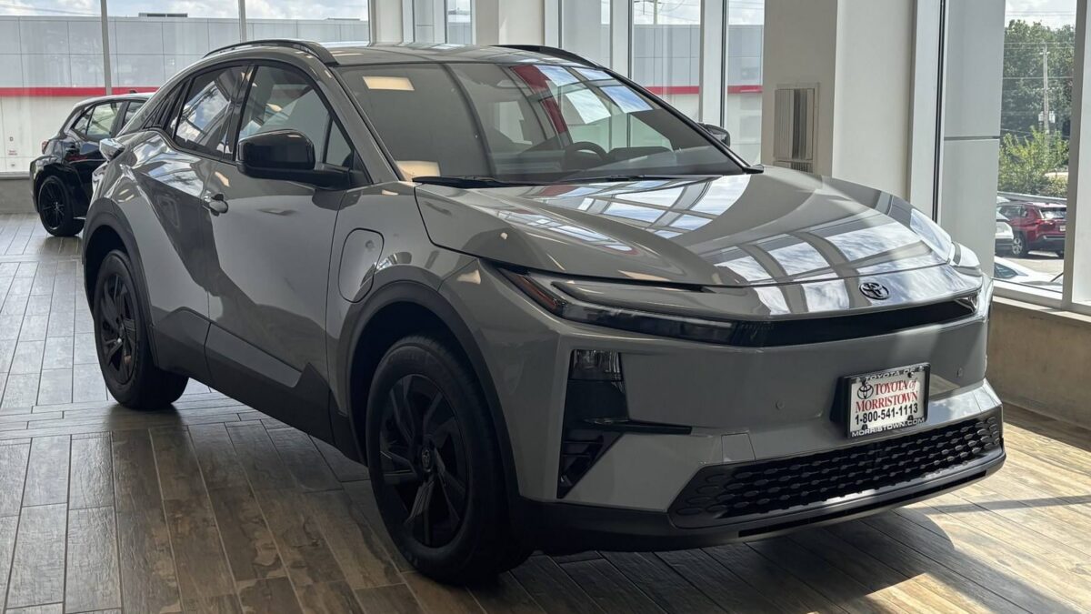 Toyota C-HR EV 2026 – elektryczny crossover objęty akcją przywoławczą w Ameryce Północnej