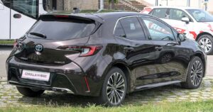 Toyota Corolla Hybrid E210 — obecna generacja kompaktowego hatchbacka