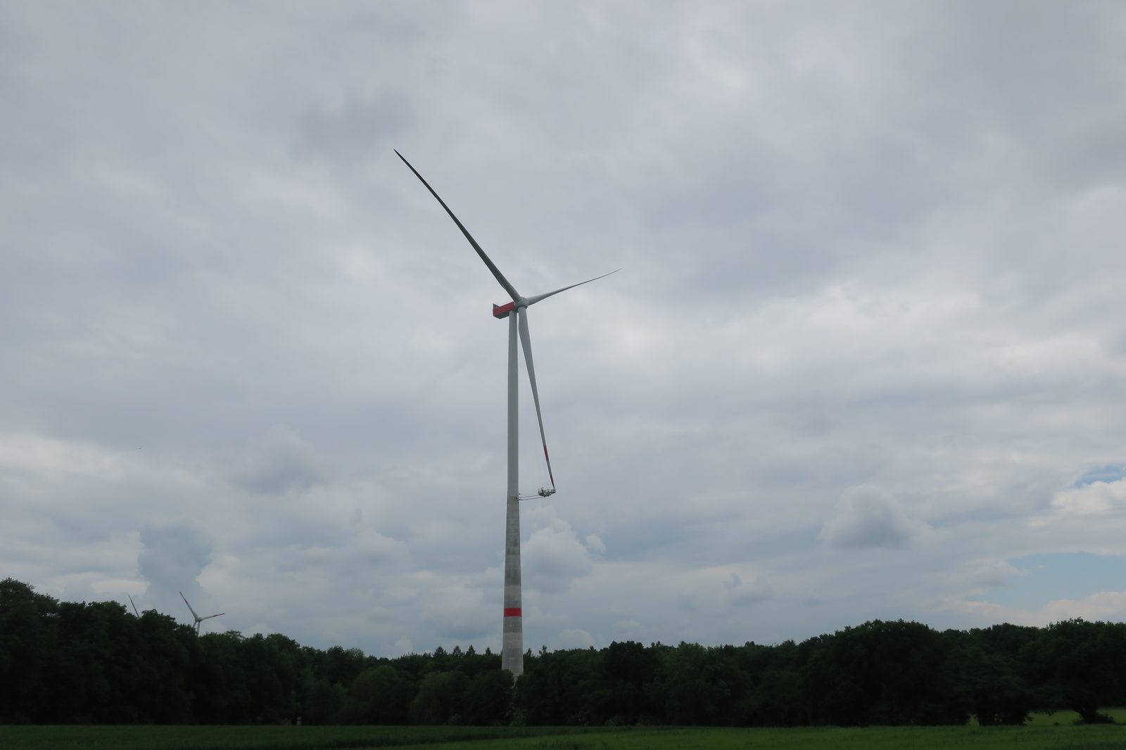 Turbina Nordex N163/6.X o wysokości wieży 164 m w Salzkotten – taki sam typ zamówiono dla farmy Schönermark-Passow