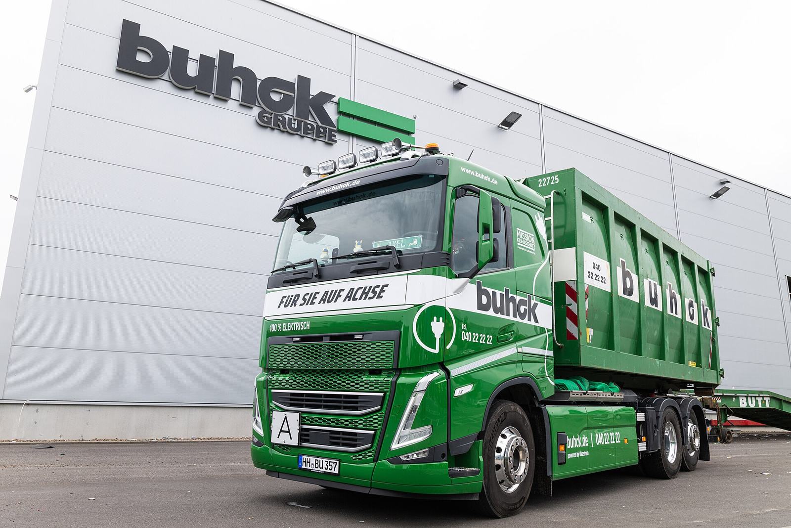 Zielona elektryczna ciężarówka Volvo FH Electric — sieć ładowania e-ciężarówek w Niemczech
