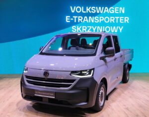Volkswagen e-Transporter Skrzyniowy — elektryczny van z otwartą skrzynią ładunkową i podwójną kabiną