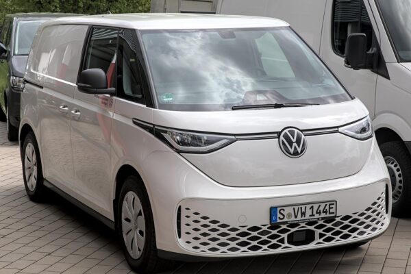 ID. Buzz Cargo LWB: dłuższy van z baterią 86 kWh od 48 490 euro