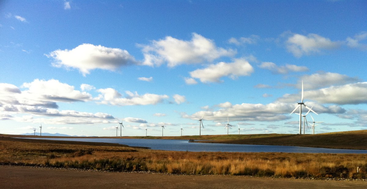 whitelee-farma-wiatrowa Cztery magazyny energii w Szkocji zatwierdzone jednego dnia. Łącznie 1,4 GW