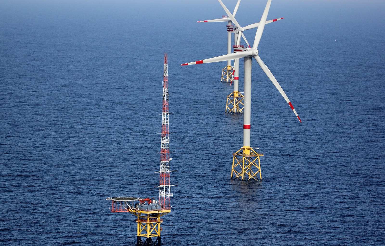 Greenpeace grozi pozwem Crown Estate. Chodzi o opłaty za dno morza