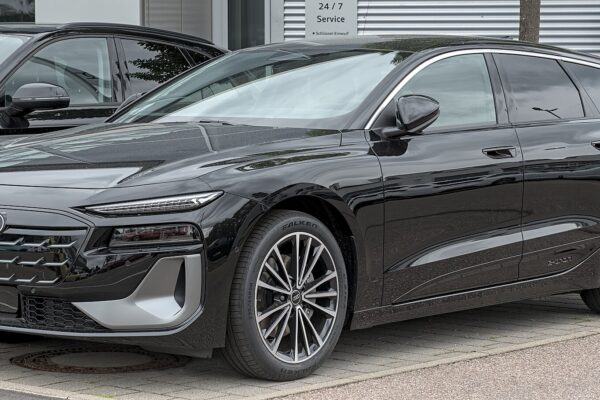 Audi A6 Avant e-tron – widok z boku