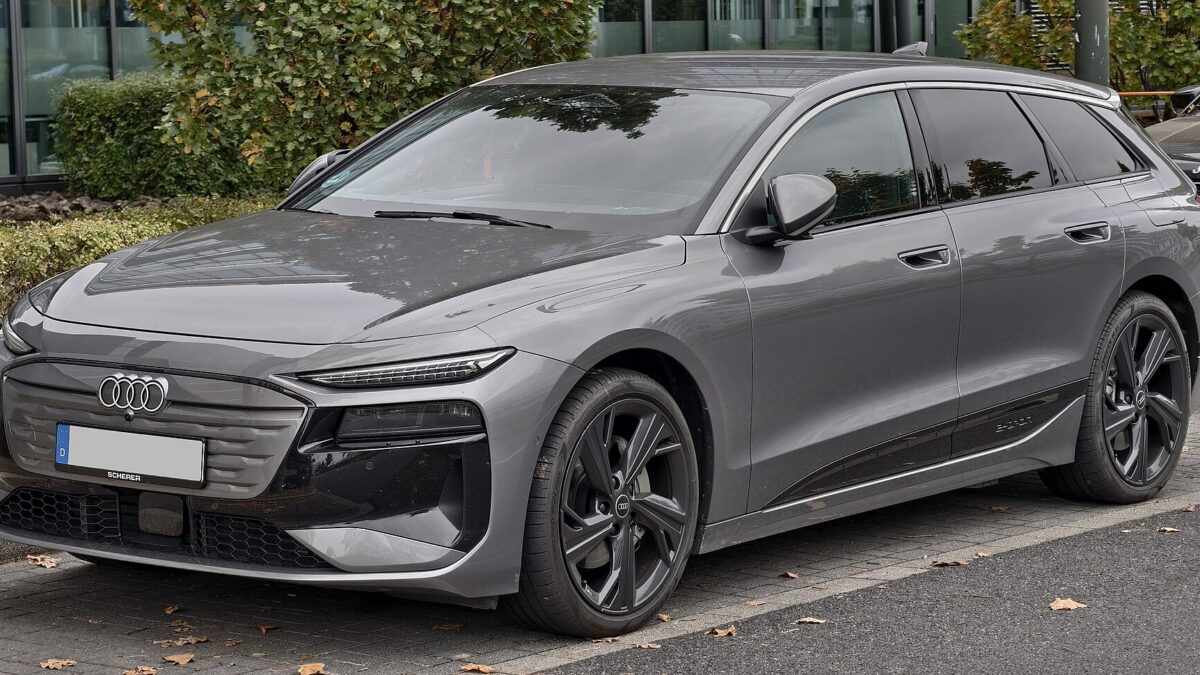 Audi A6 Avant e-tron quattro 315 kW (2024) – widok z przodu