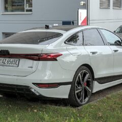 Audi A6 Sportback e-tron quattro 315 kW (2024) – widok z tyłu