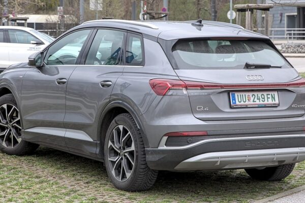 Audi Q4 e-tron w akcji przywoławczej. Limit ładowania do 80 proc.