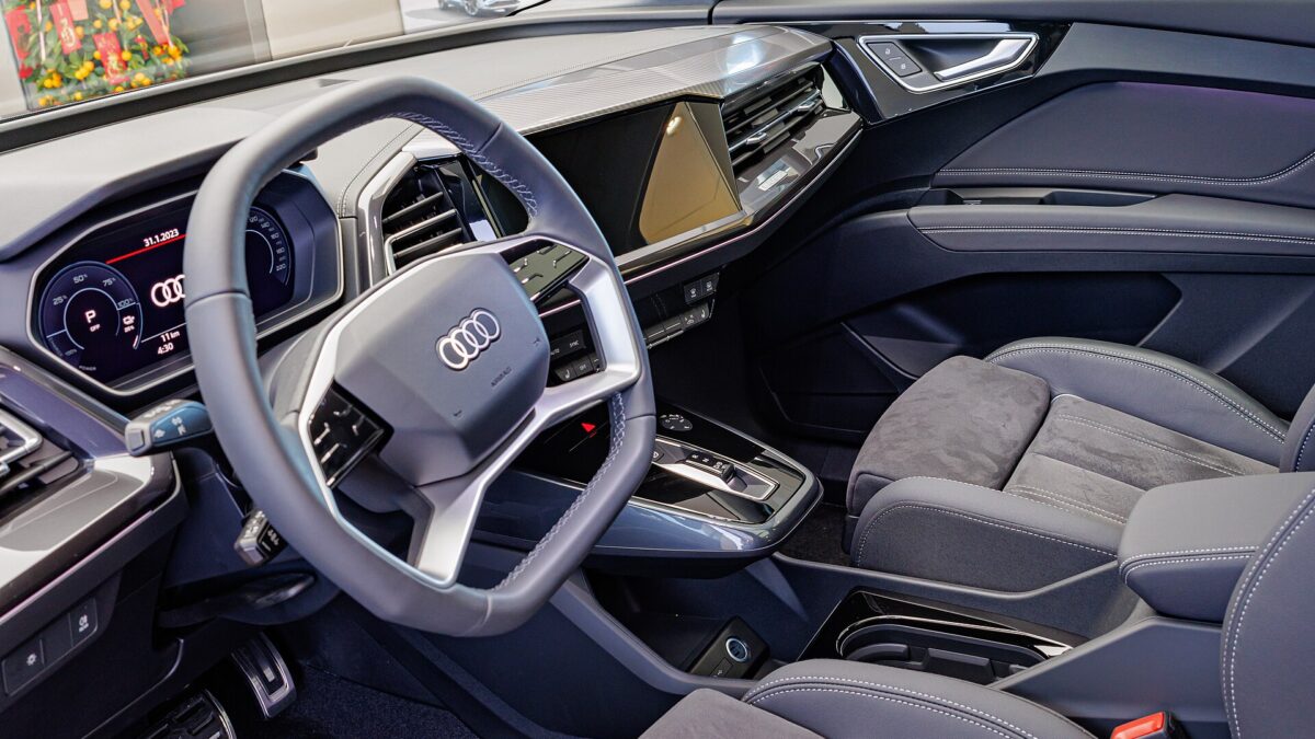 Audi Q4 e-tron 150 kW (2021) – wnętrze