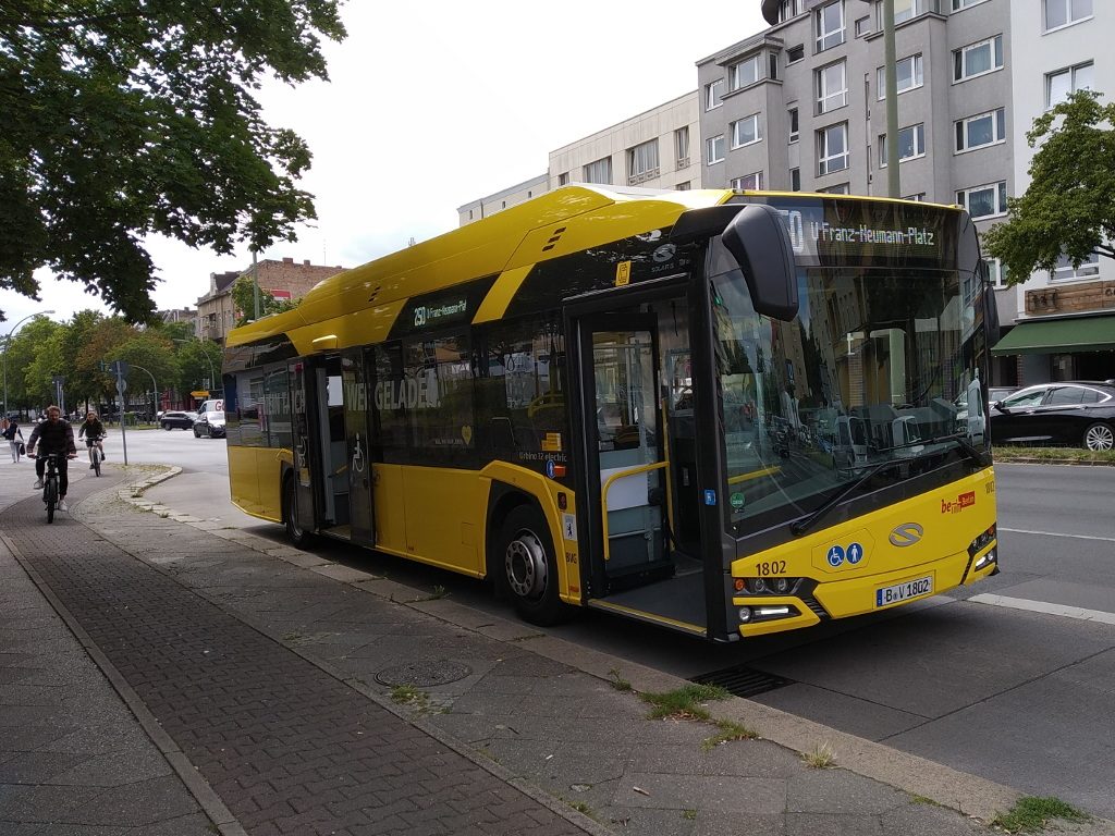 Elektryczny autobus miejski Solaris Urbino 12 w Berlinie