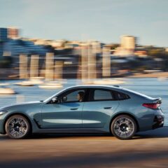 BMW i4 eDrive35 (2021) – widok z boku
