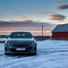 BMW i5 Touring eDrive40 (2024) – widok z boku