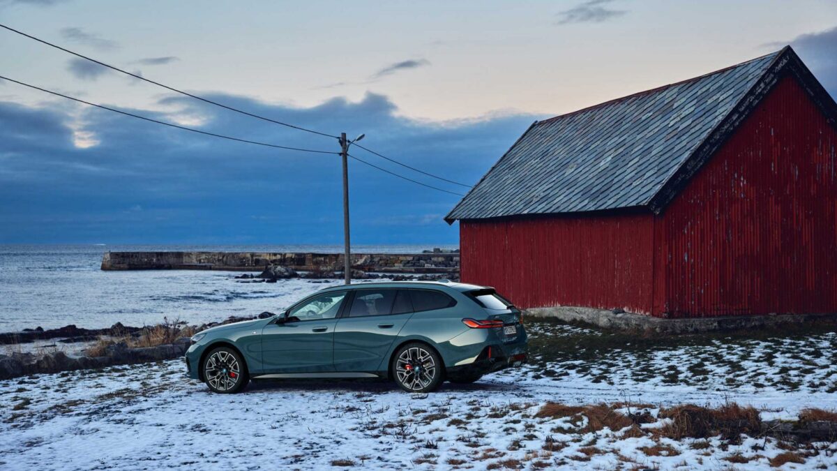 BMW i5 Touring eDrive40 (2024) – zdjęcie 3