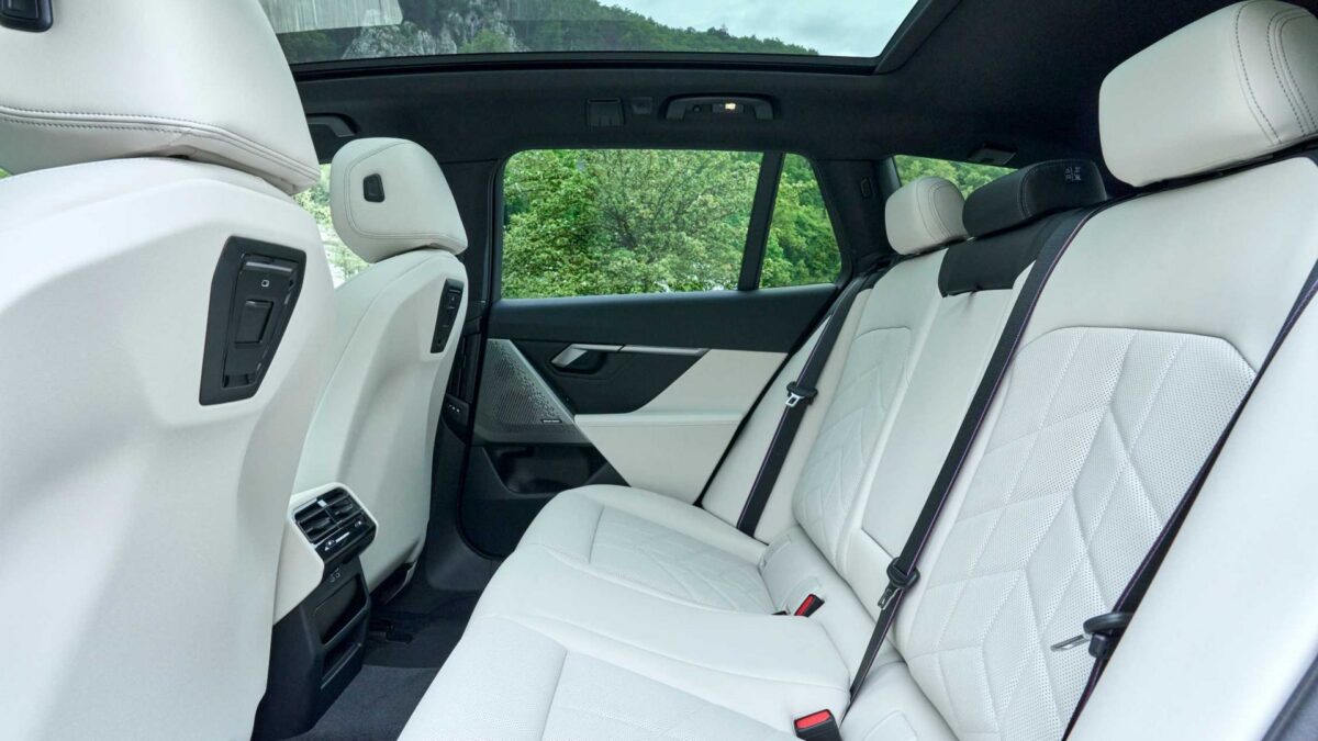 BMW i5 Touring eDrive40 (2024) – zdjęcie 1