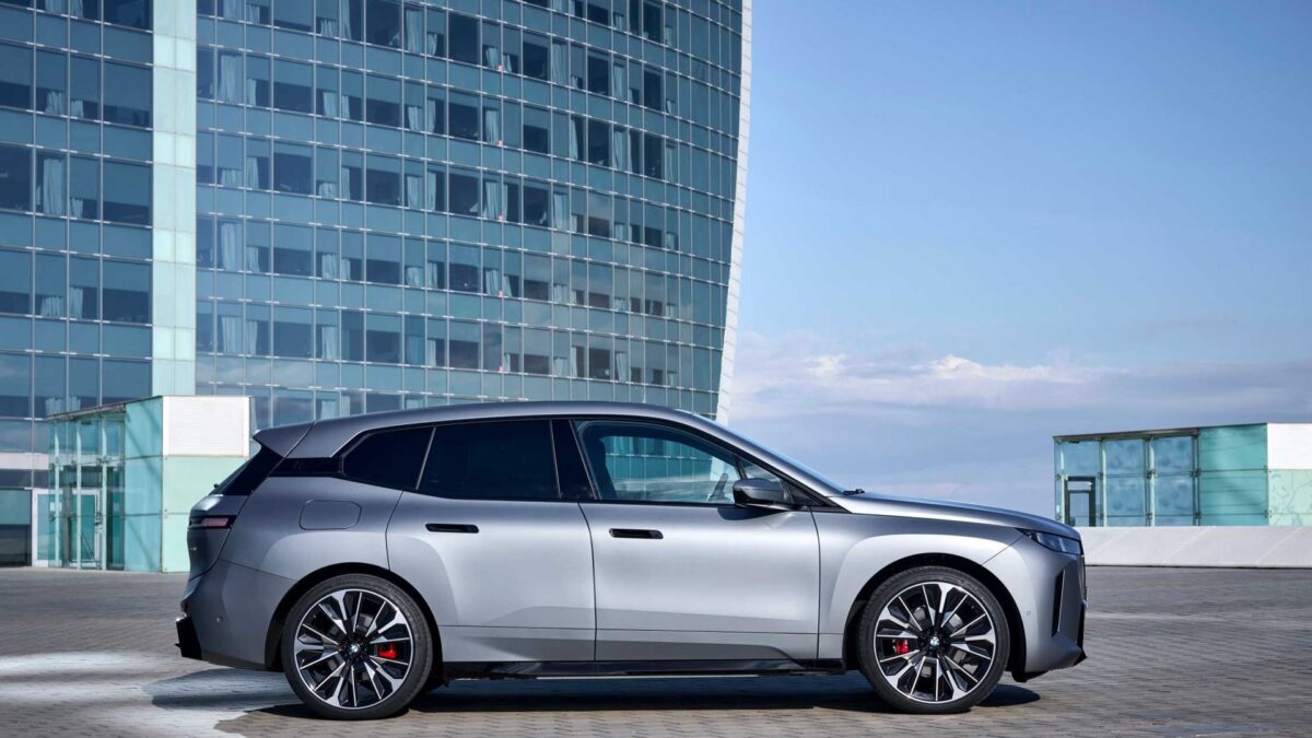 BMW iX M70 xDrive (2021) – zdjęcie 3