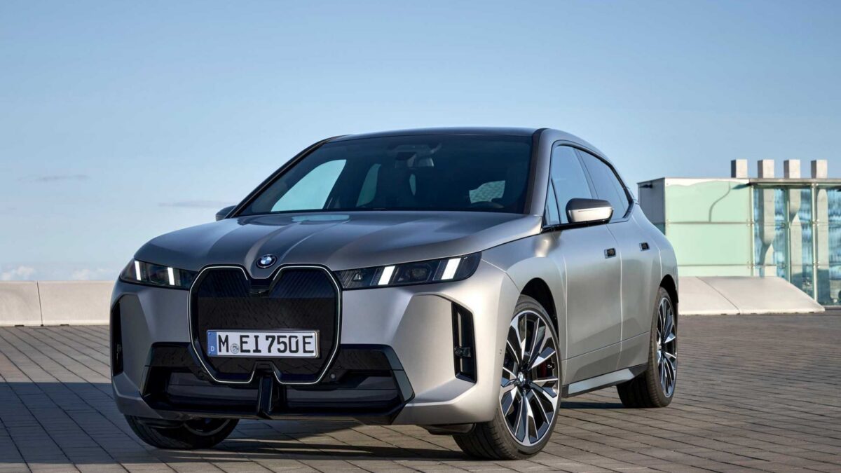 BMW iX M70 xDrive (2021) – zdjęcie 2