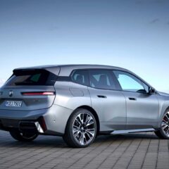 BMW iX M70 xDrive (2021) – widok z tyłu