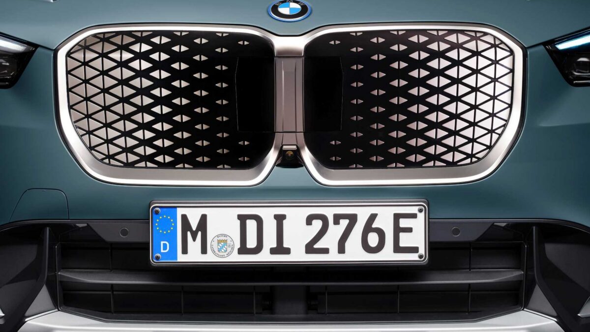 BMW iX1 eDrive20 (2022) – zdjęcie 1