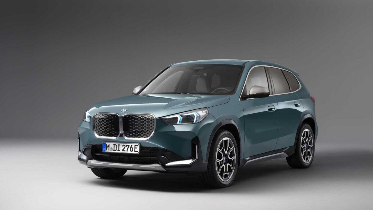 BMW iX1 eDrive20 (2022) – widok z przodu