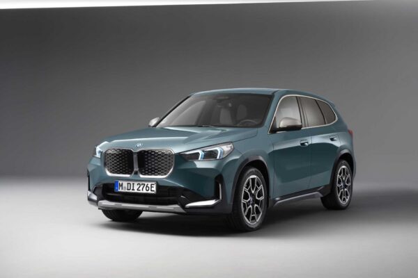 BMW iX1 (2022) – widok z przodu