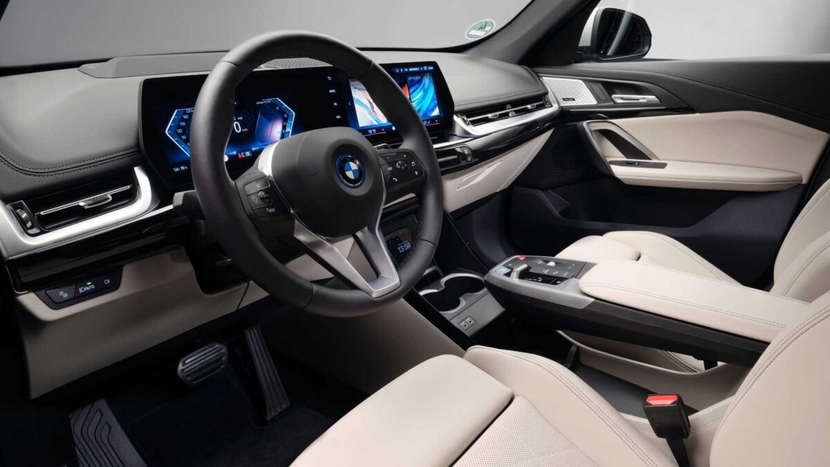 BMW iX1 eDrive20 (2022) – wnętrze