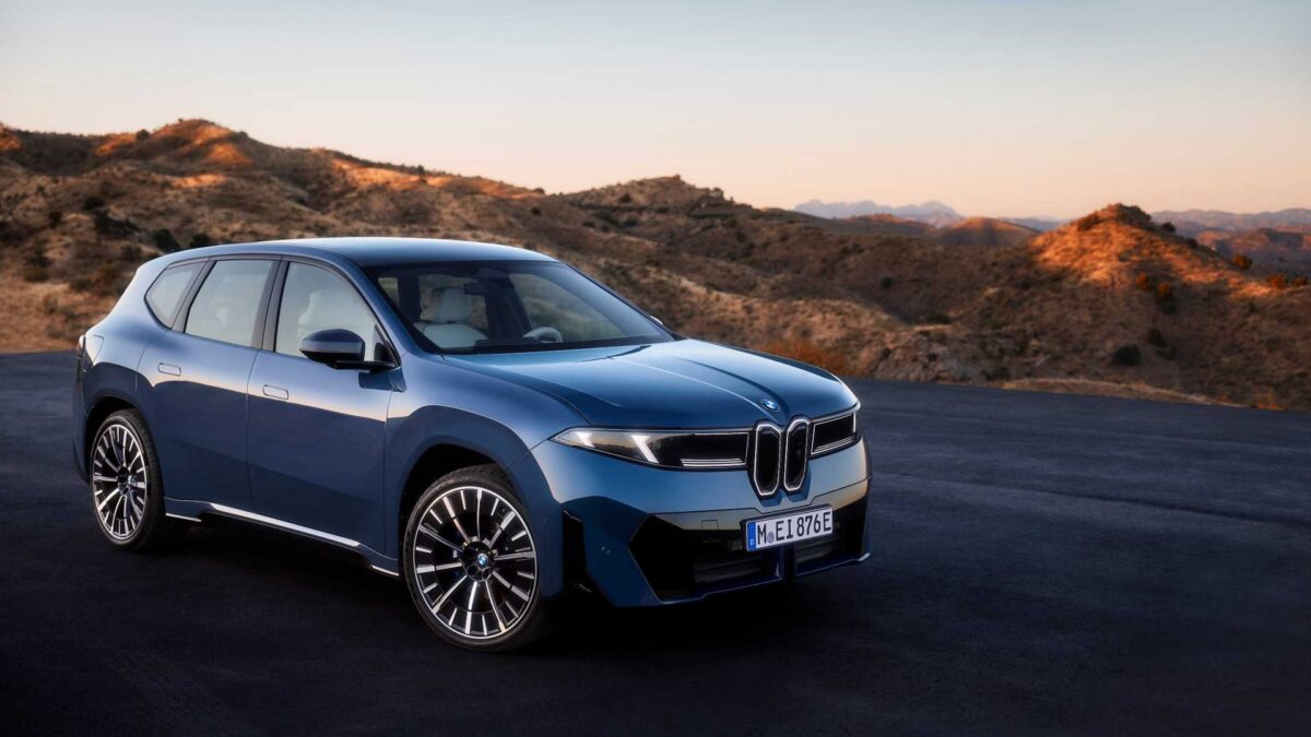 BMW iX3 40 xDrive (2026) – widok z przodu