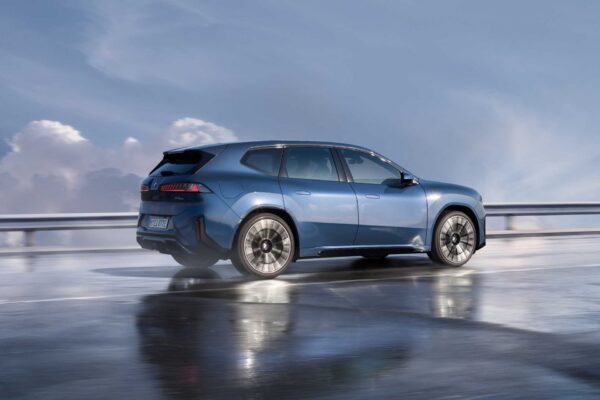 BMW iX3 (2026) – widok z tyłu