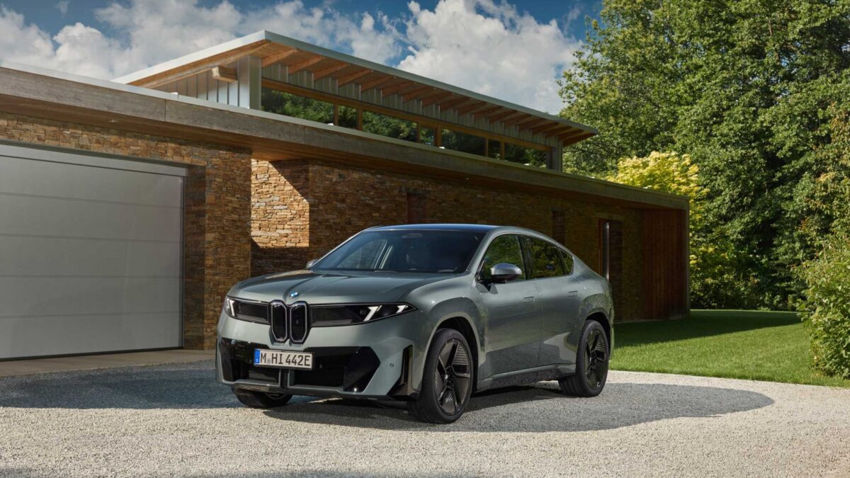 BMW iX4 40 xDrive (2026) – widok z przodu