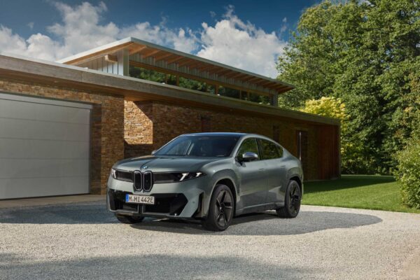 BMW iX4 (2026) – widok z przodu