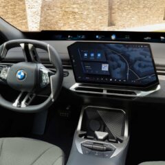 BMW iX4 40 xDrive (2026) – wnętrze