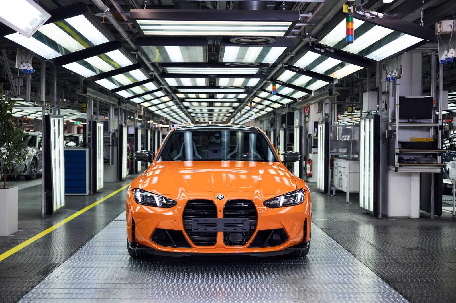BMW zbudowało milionowy samochód M. Monachium przechodzi na same elektryki