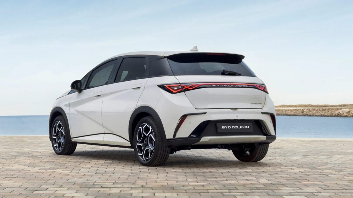 BYD Dolphin Comfort (2023) – widok z tyłu